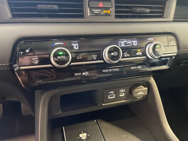 2025 Honda Pilot Touring - Photo 14
