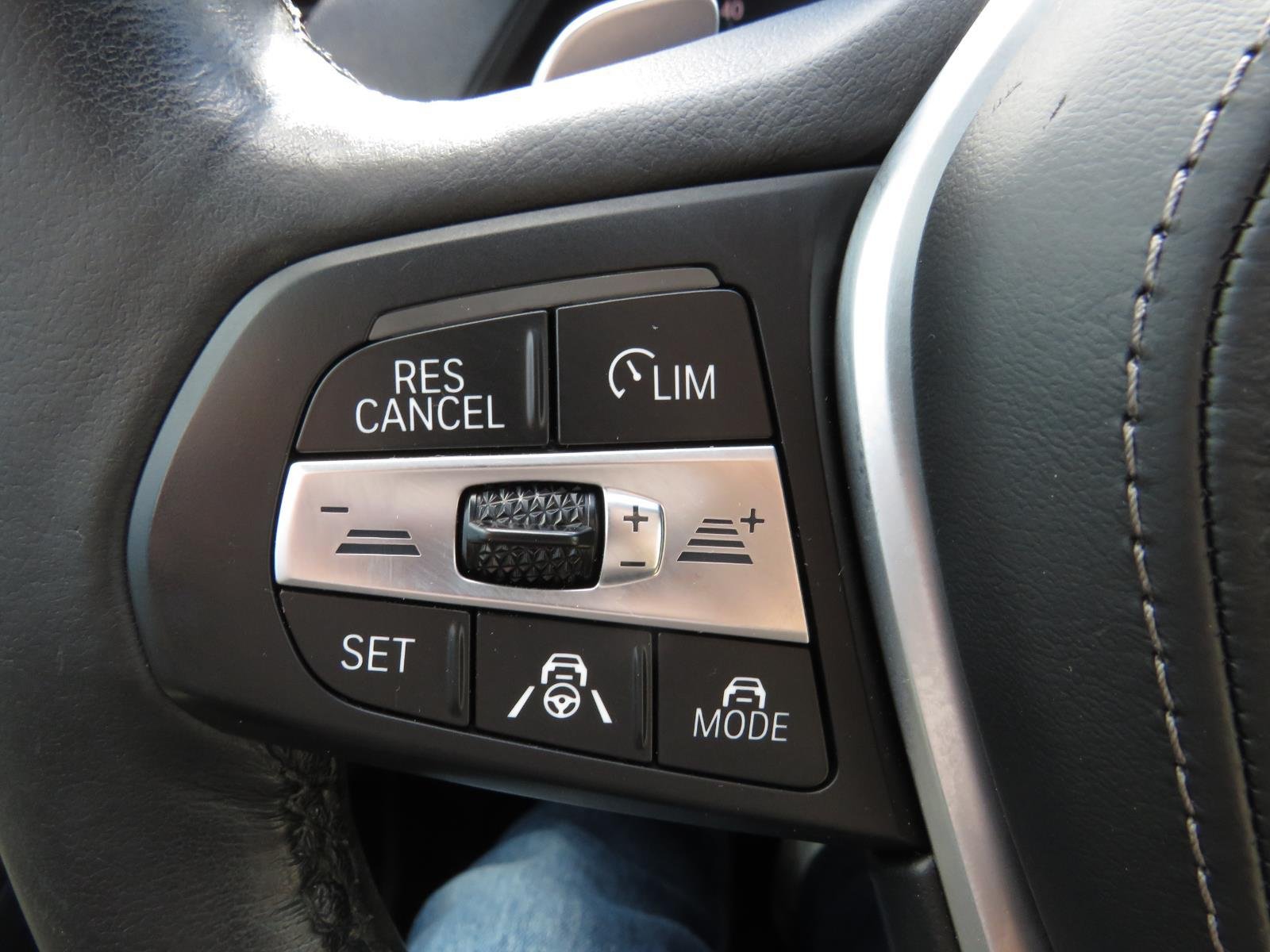 Used 2022  BMW  image 31