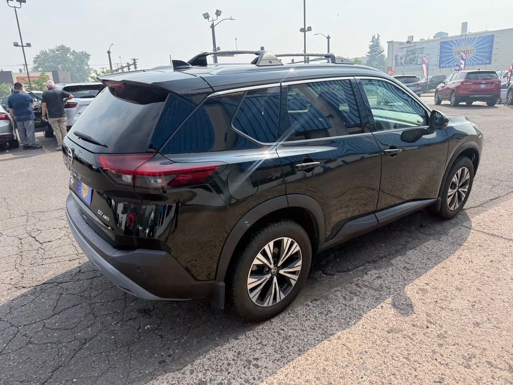 2021 Nissan Rogue SV - Photo 11
