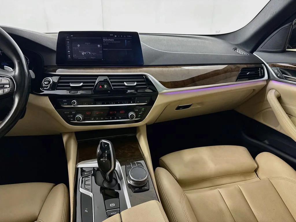 Used 2020 Blue BMW 530i xDrive image 25