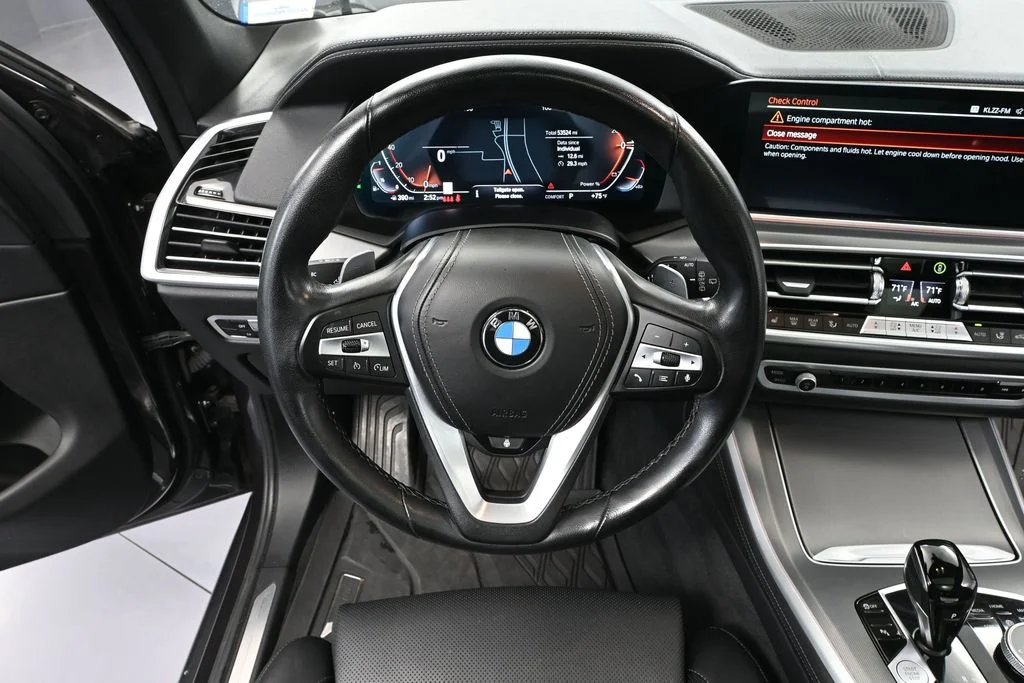 Used 2023 Gray BMW xDrive40i image 27