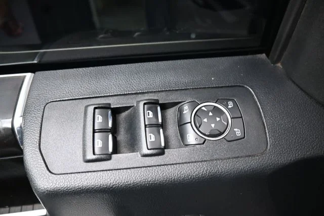 2019 Ford F-150 Platinum - Photo 13
