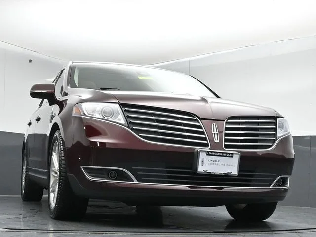 Used 2019 Burgundy Velvet Metallic Tinted Clearcoat Lincoln Reserve image 39