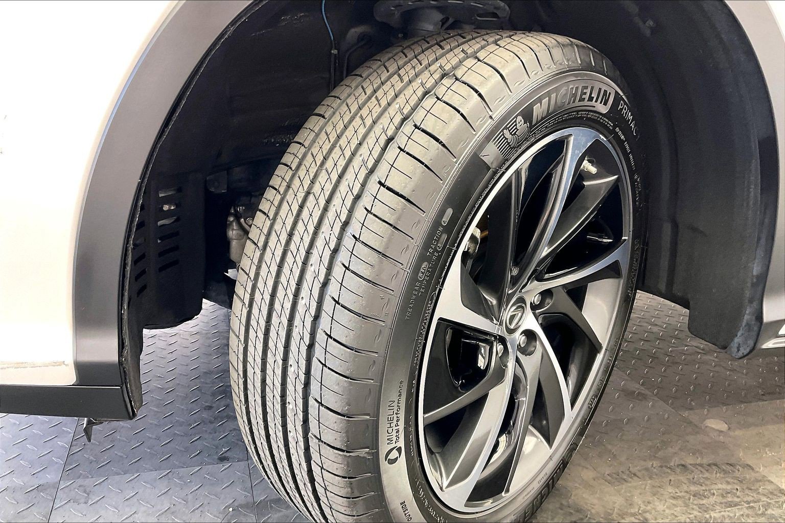 Used 2019 Eminent White Pearl Lexus RX 450h image 33