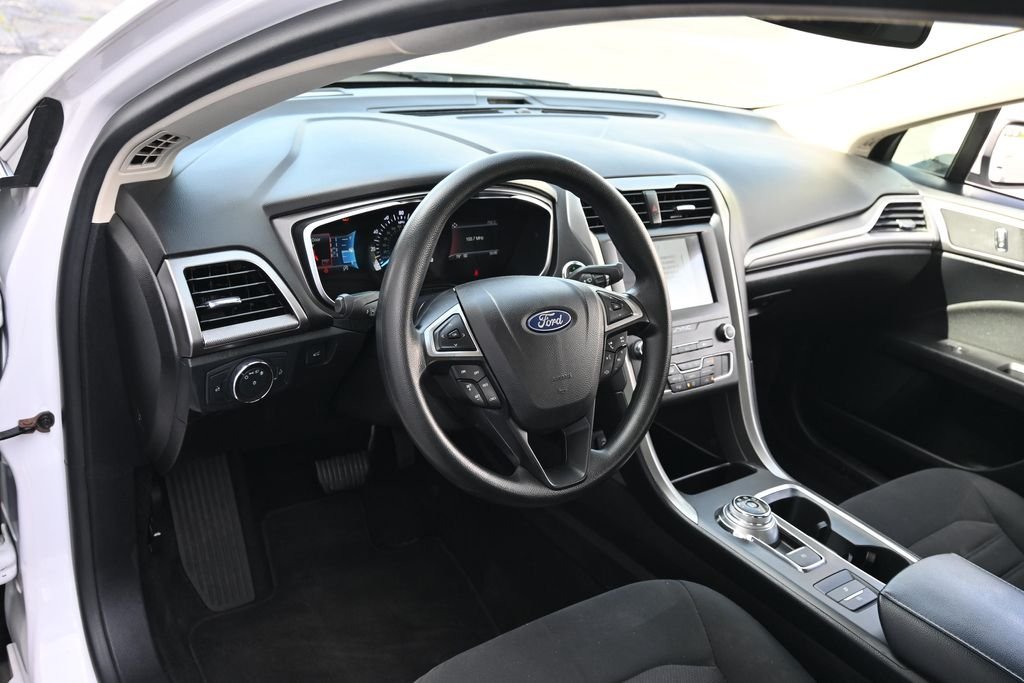 Certified Used 2020 White Platinum Clearcoat Metallic Ford SE image 17