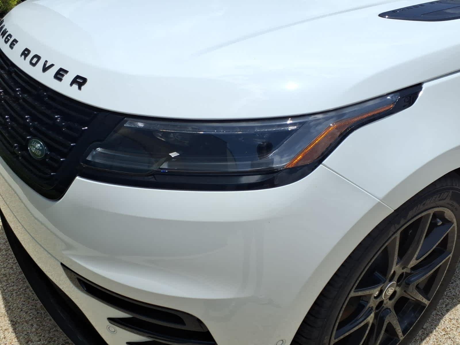 New 2026 Fuji White Land Rover Dynamic SE image 5