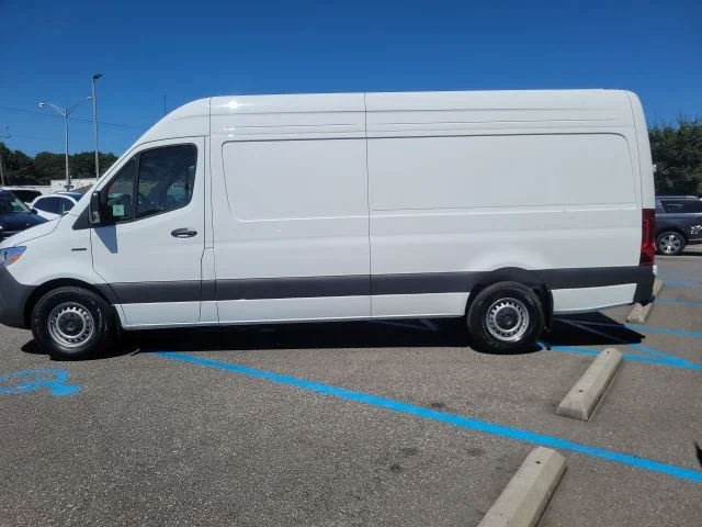 2024 Mercedes-Benz eSprinter 2500 Cargo 170 WB