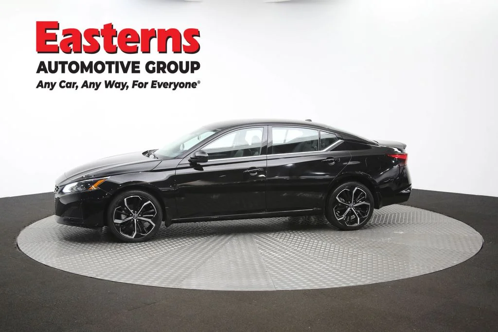 Used 2023 Black Nissan 2.5 SR image 62