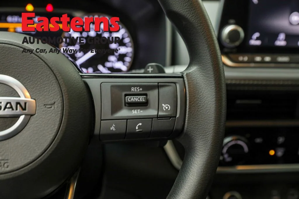 Used 2021 Gray Nissan S image 16