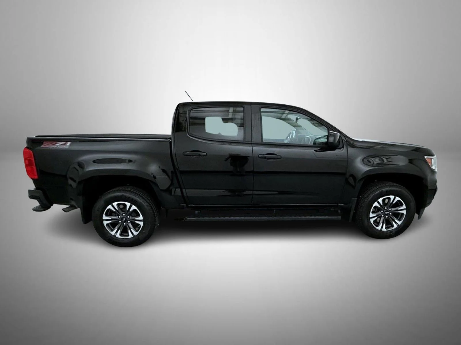 Used 2022 Black Chevrolet Z71 image 4