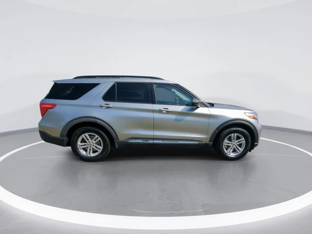 Used 2022 Silver Ford XLT image 9