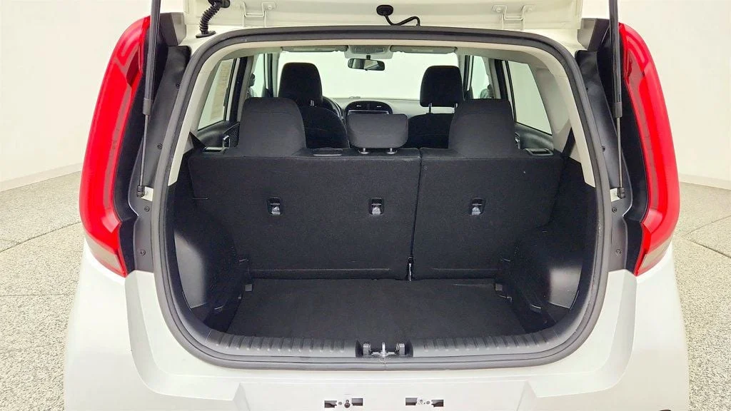 Used 2020 Snow White Pearl Kia LX IVT image 21