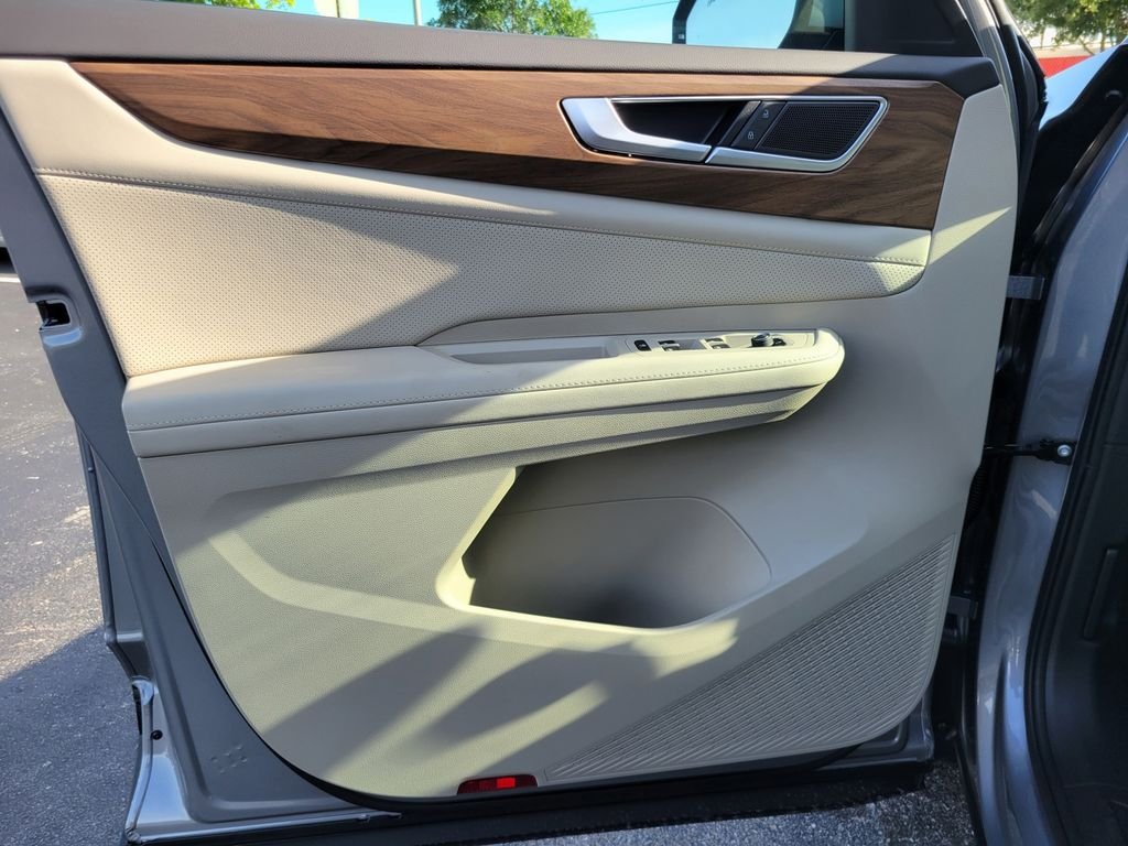 New 2026 Silver Volkswagen 2.0T SE image 9
