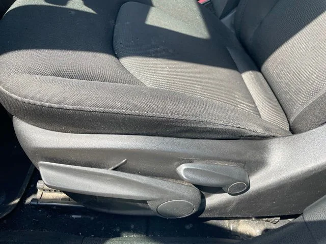 Used 2017 Gray Jeep Latitude image 9