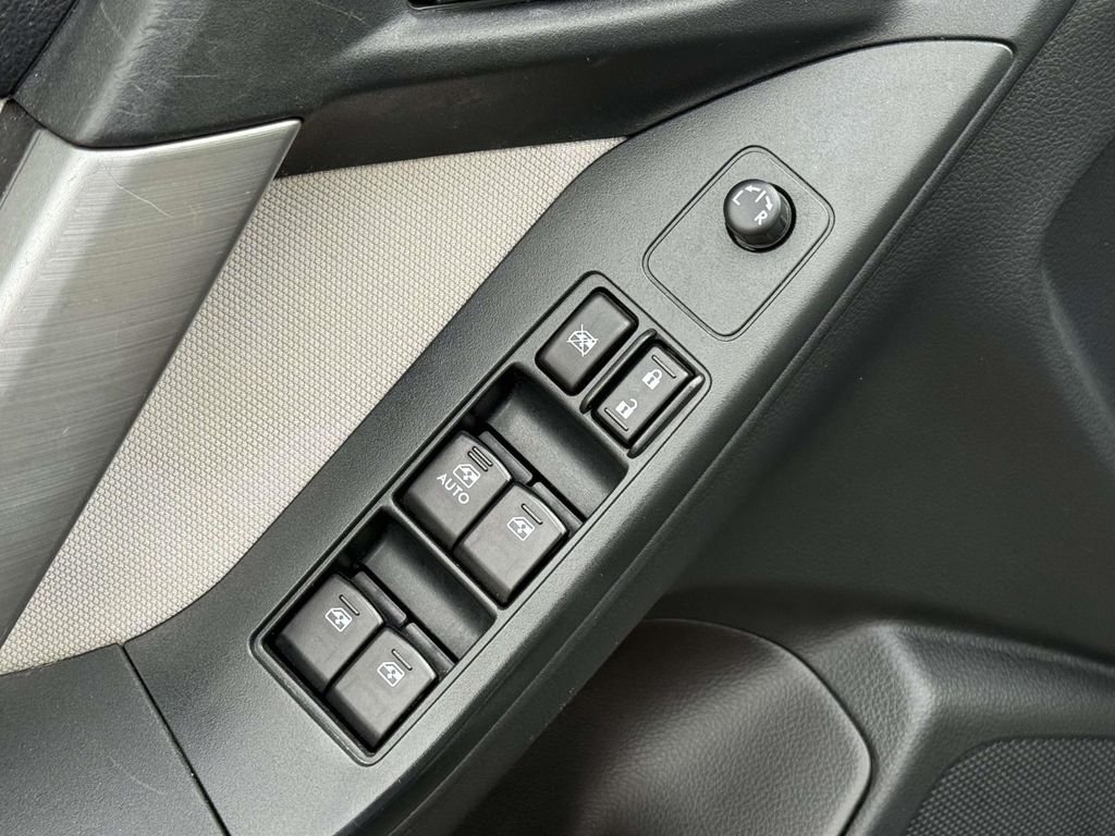 Used 2015 Green Metallic Subaru 2.5i Premium image 31