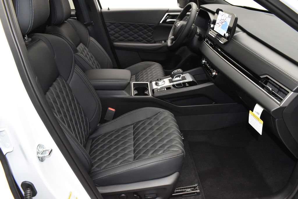 New 2026 White Nissan Platinum image 29