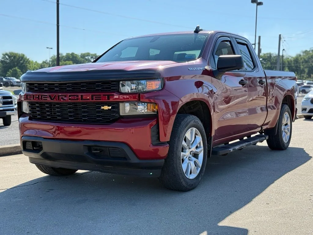Used 2019 Red Chevrolet Custom image 2