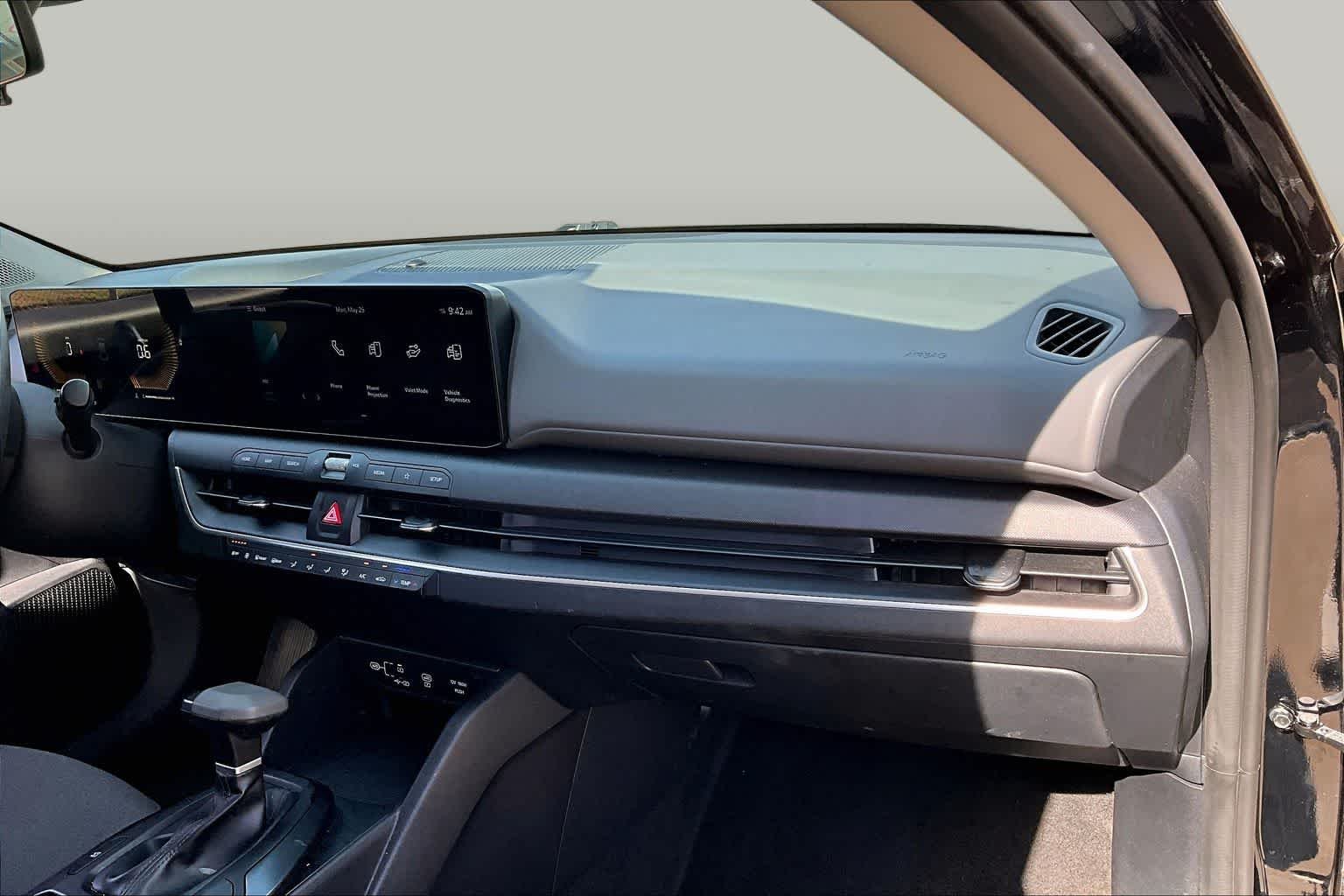 2025 Kia K4 LXS - Photo 16