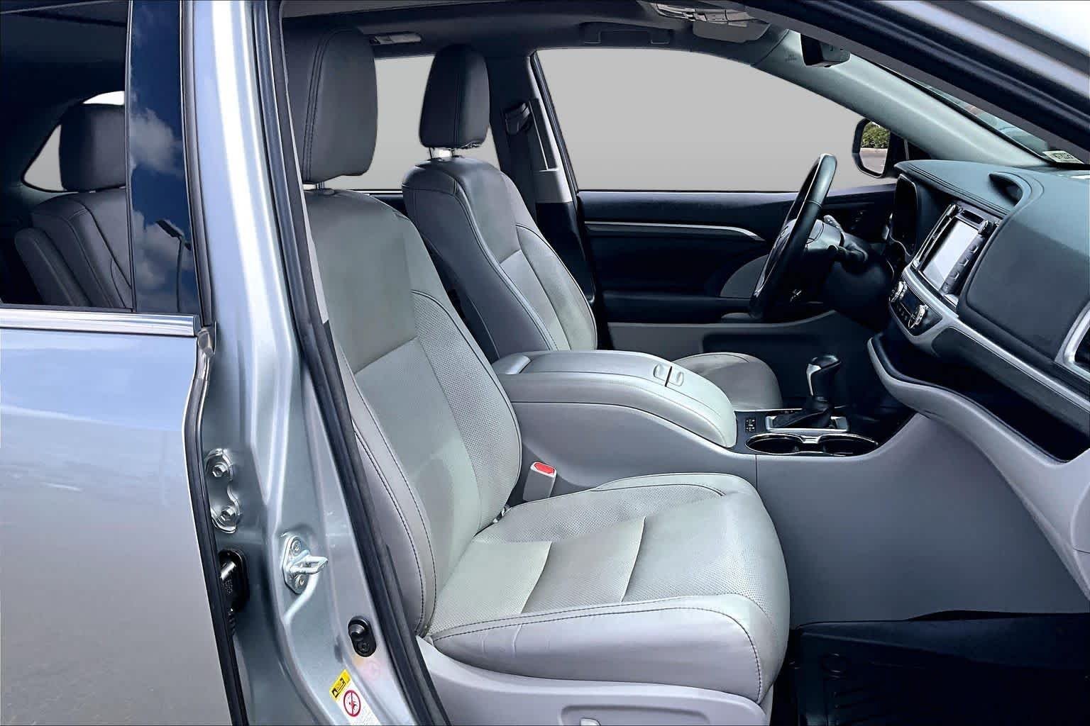 Used 2017 Celestial Silver Metallic Toyota Hybrid Limited Platinum image 8