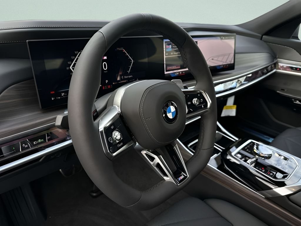 2026 BMW 7 Series 740i - Photo 18