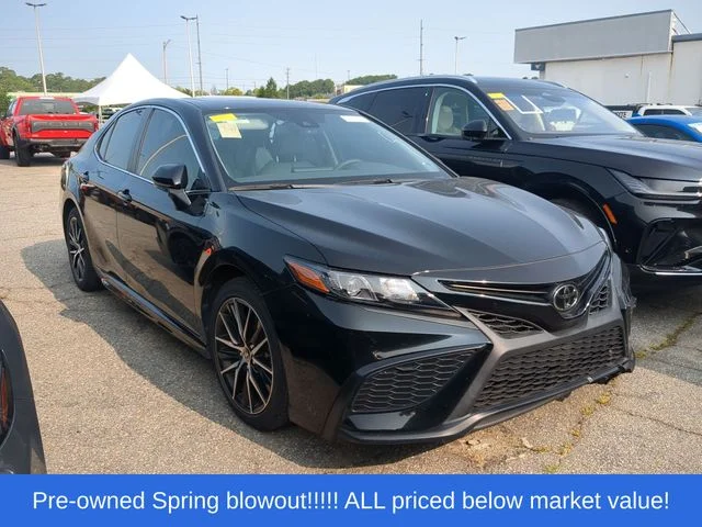 Used 2022 Black Toyota SE image 5
