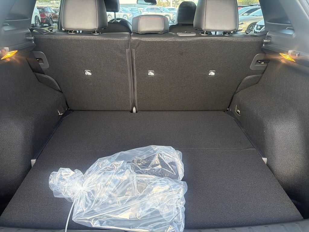 New 2026 Nissan Kicks SR 4D Sport Utility