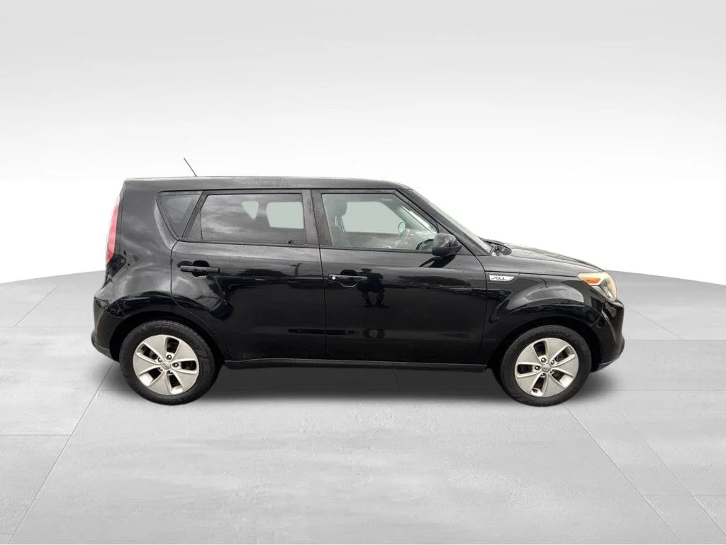 Used 2016 Black Kia Base image 8
