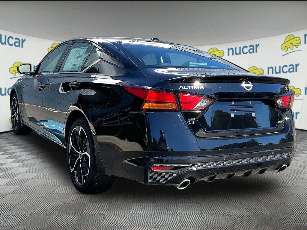 New 2026 Black Nissan 2.5 SR image 3