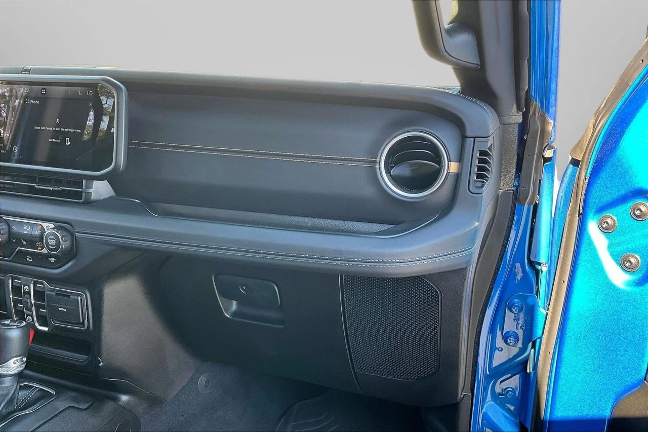 Certified Used 2025 Blue Jeep Sahara image 19