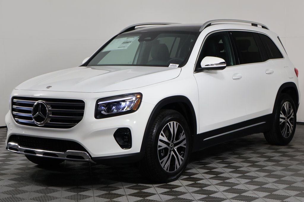 New 2026 Polar White Mercedes-Benz GLB 250 image 1