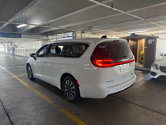 2024 Chrysler Pacifica PHEV Select - Photo 4