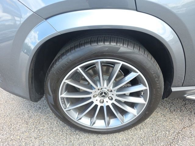 Used 2024 Gray Mercedes-Benz GLE 580 image 10