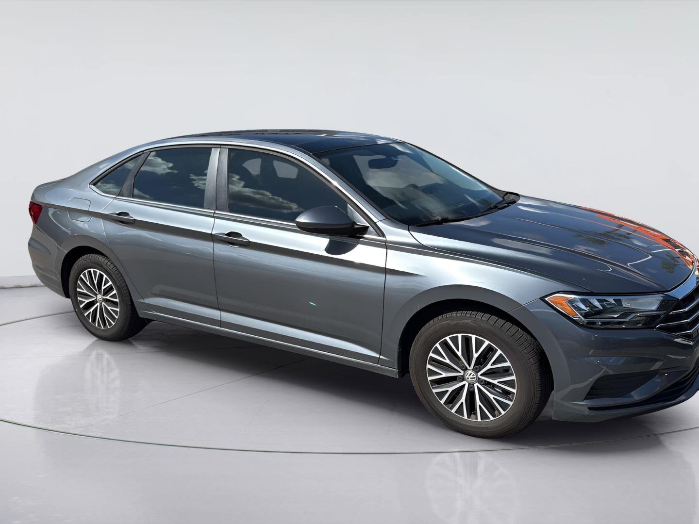 Used 2021 Platinum Gray Metallic Volkswagen SE image 6