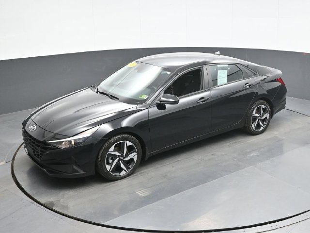 Used 2023 Black Hyundai SEL image 13
