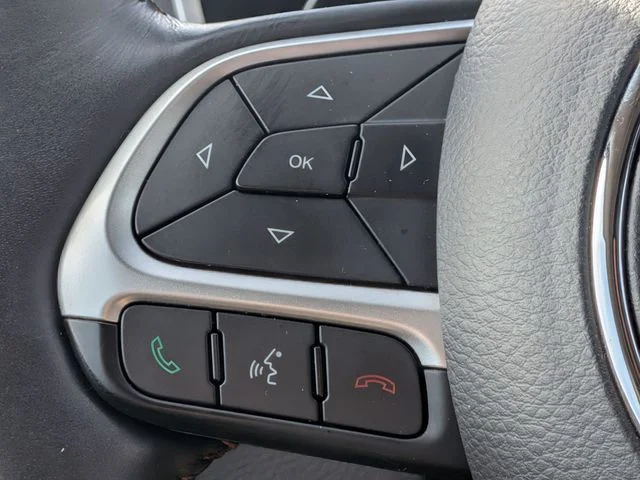 Used 2017 Green Jeep Latitude image 14