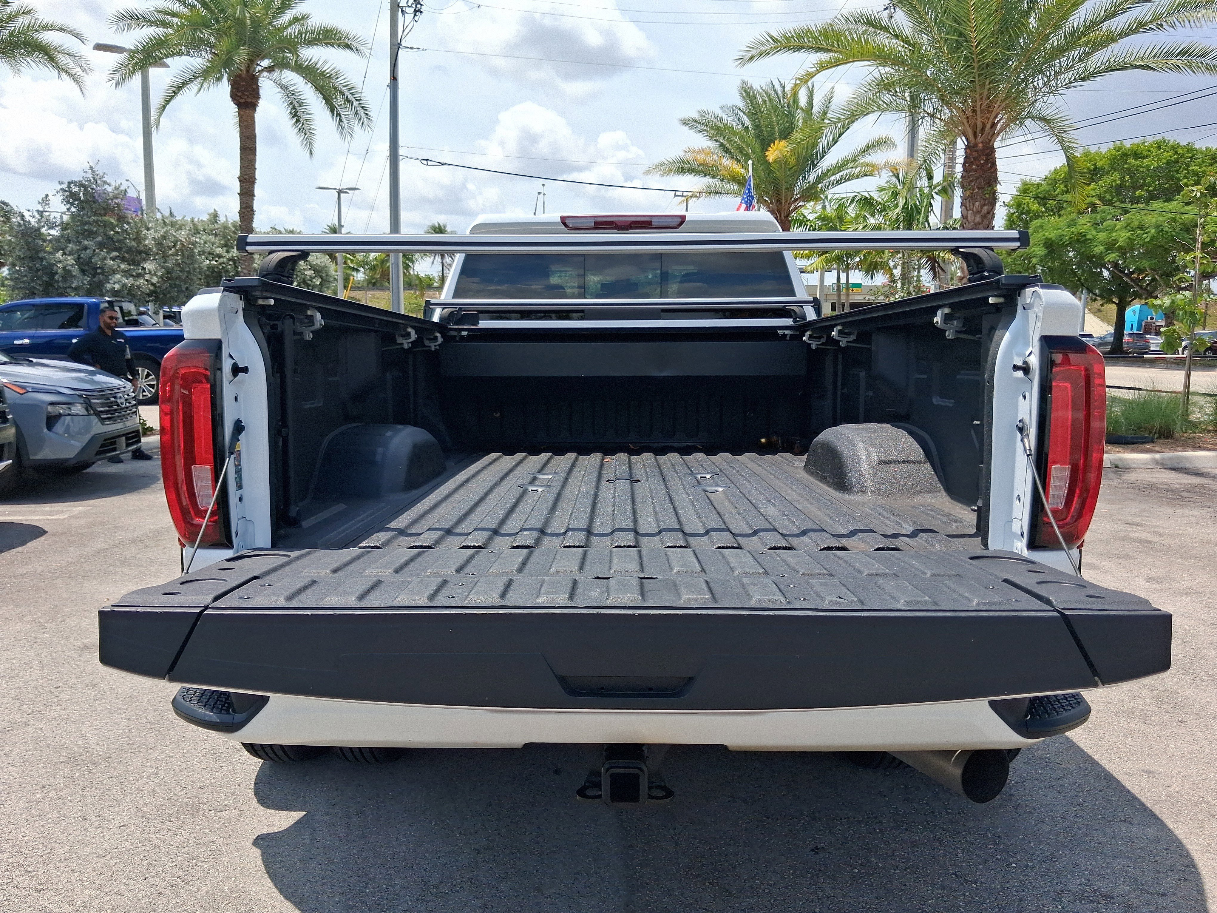 Used 2023 White GMC Denali image 7