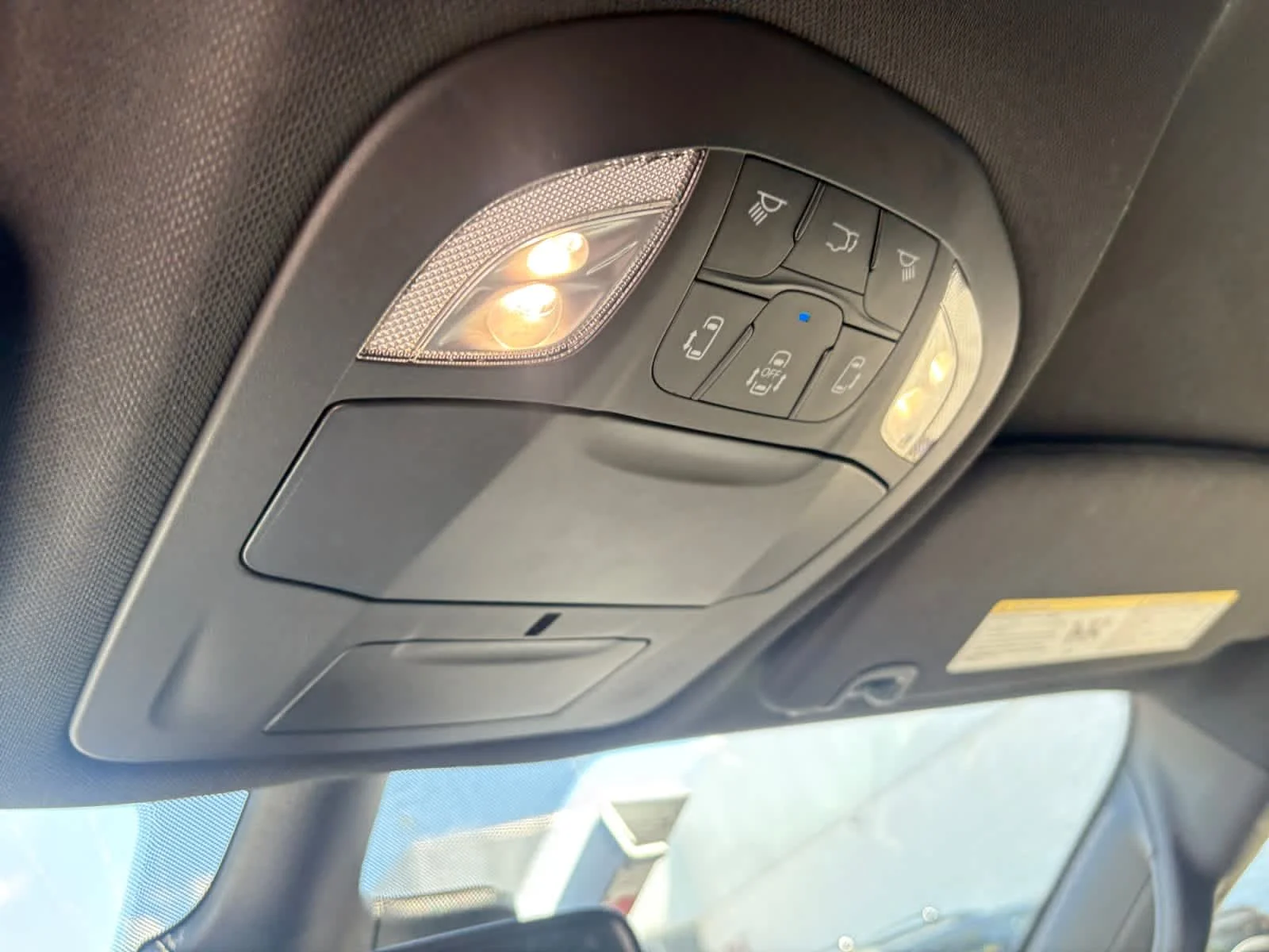 Used 2025 Diamond Black Crystal Pearlcoat Chrysler Select image 26