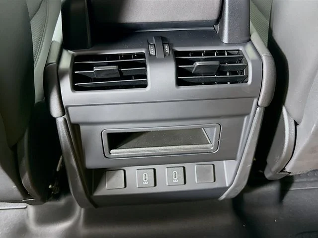 New 2026 Santorini Black Metallic Land Rover X-Dynamic SE image 27