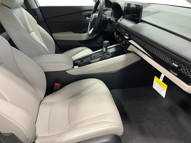New 2026 Platinum White Pearl Honda Touring image 28