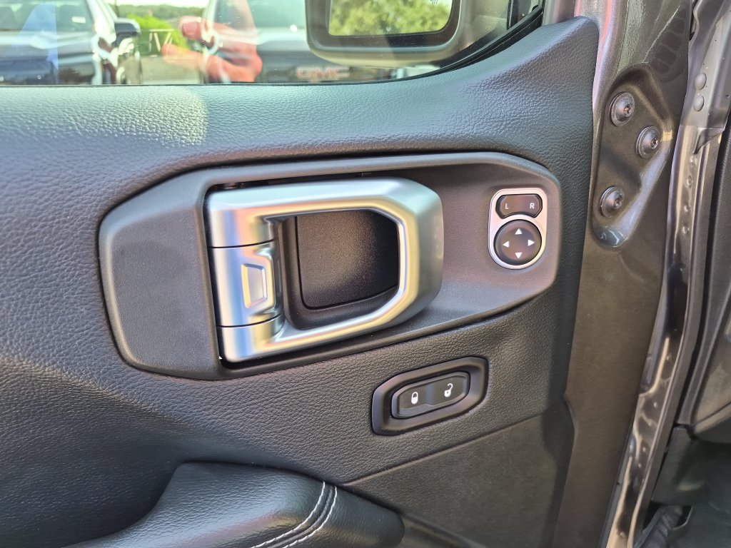 Used 2018 Gray Jeep Unlimited Rubicon image 21