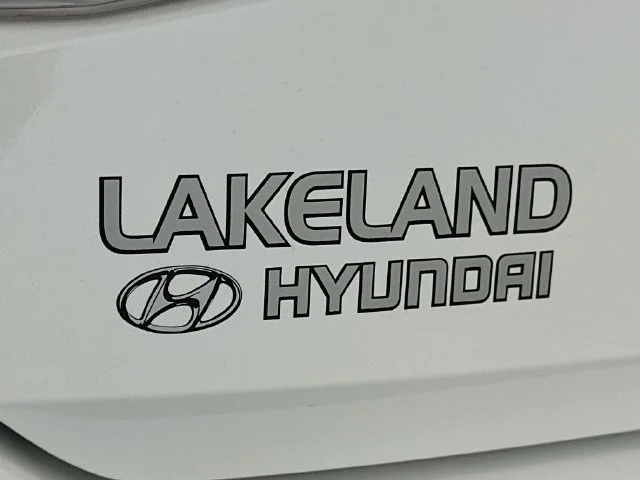 New 2026 Hyundai ELANTRA SE