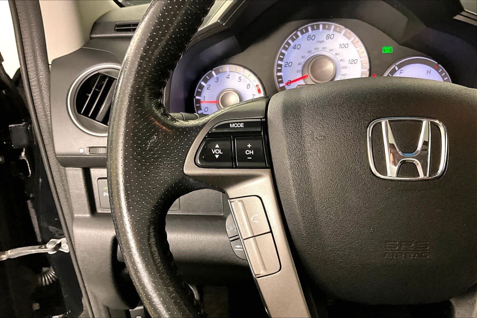 Used 2015 Crystal Black Pearl Honda Touring image 22