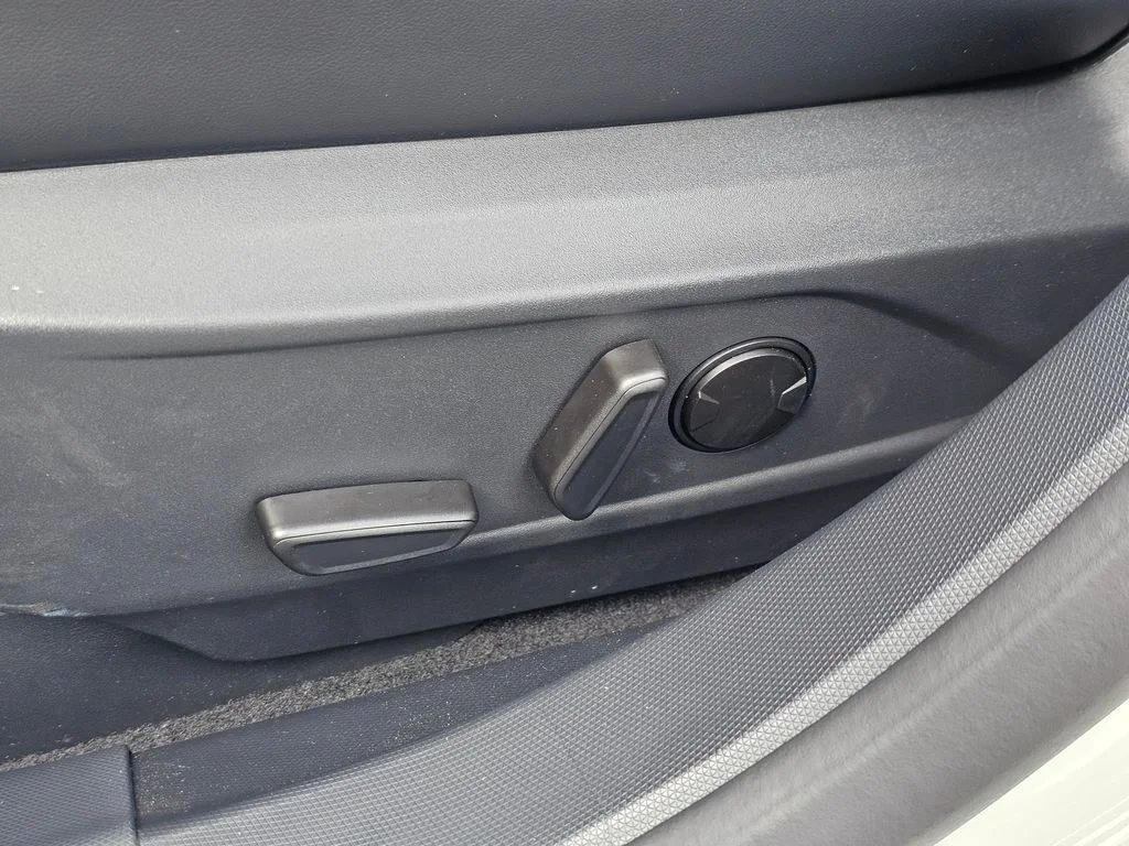 2025 Ford Mustang Mach-E Premium - Photo 23