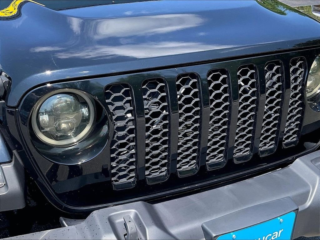Used 2022 Black Jeep Sport image 28