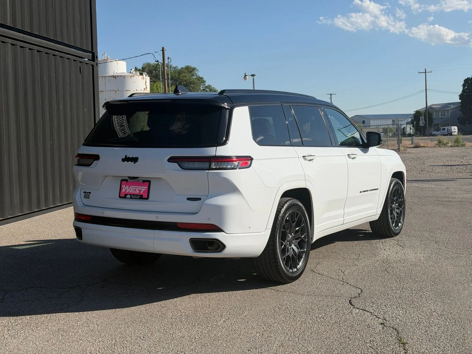 Used 2025 White Jeep Summit image 7