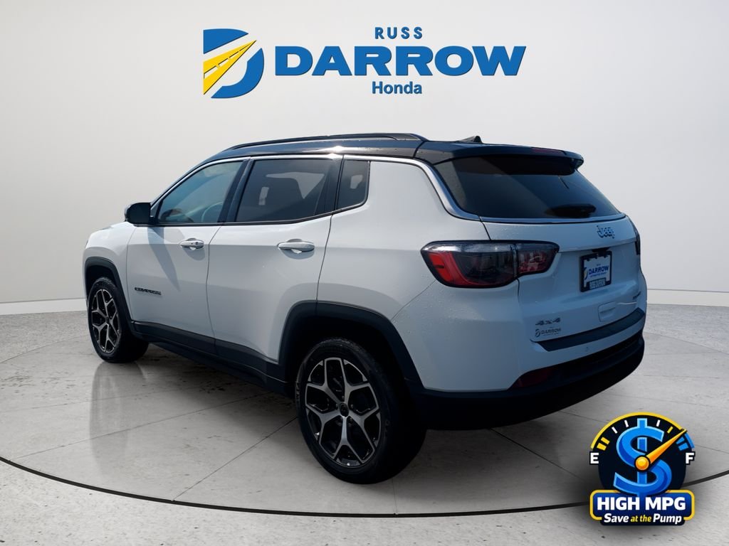 Used 2025 White Jeep Limited image 3