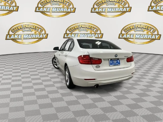 Used 2015 Alpine White BMW 320i image 2