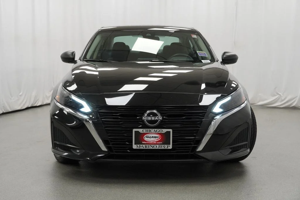 Used 2025 Black Nissan 2.5 SV image 14