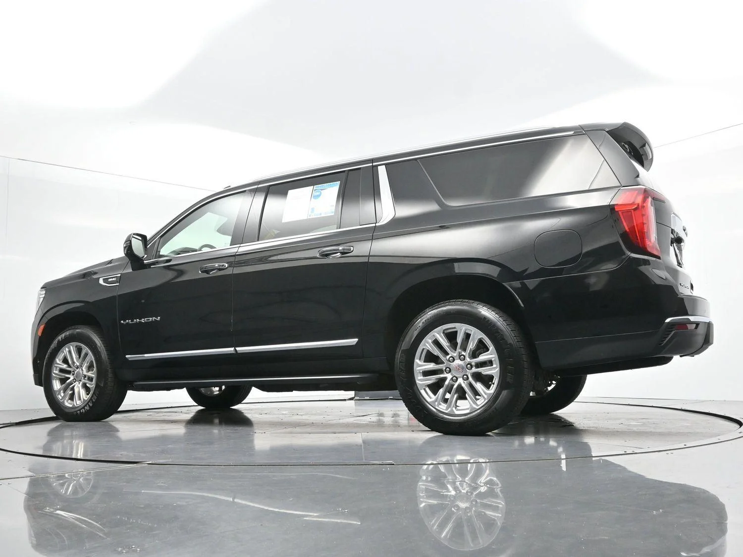Used 2023 Onyx Black GMC SLT image 55