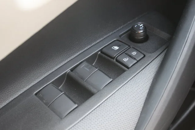 Used 2022 White Toyota LE image 18
